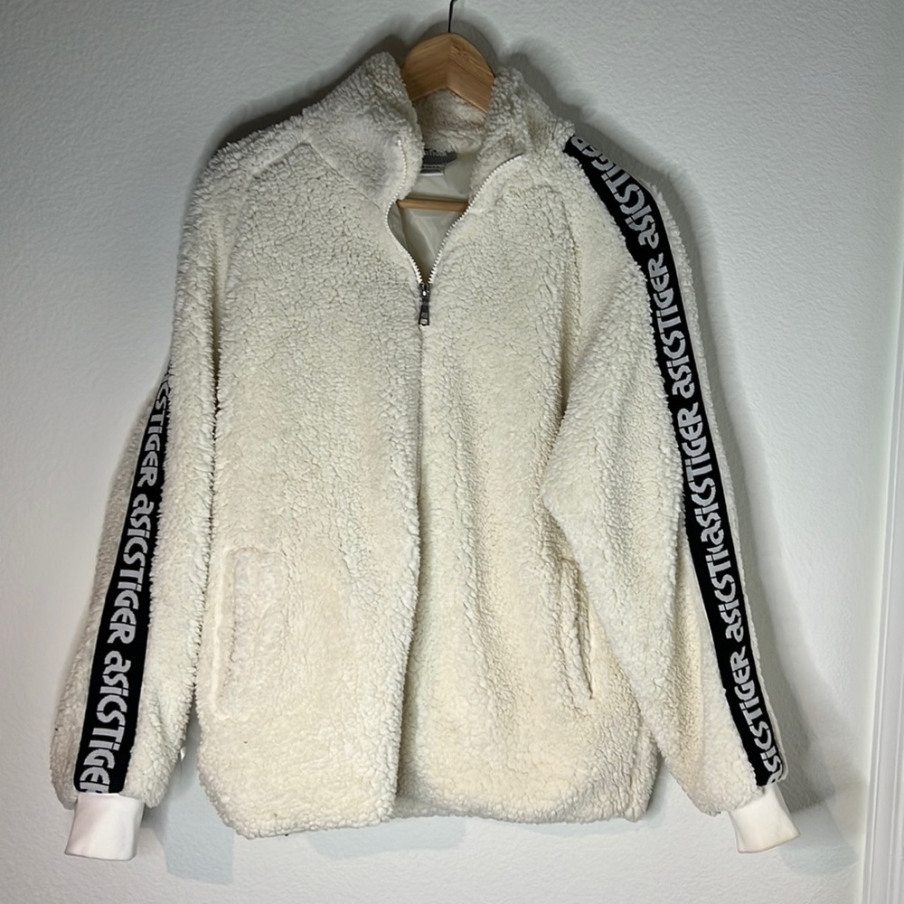 Asics tiger cream Sherpa jacket